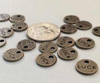 monedas suerte agujero
