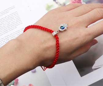 Pulsera de Hilo Rojo